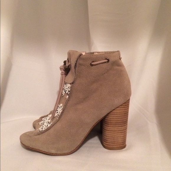 House of Harlow Suede Booties - Picture 3 of 6